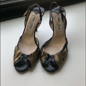 Black and golden leather.Seldom wore, in great condition.Formal &Casual 👌